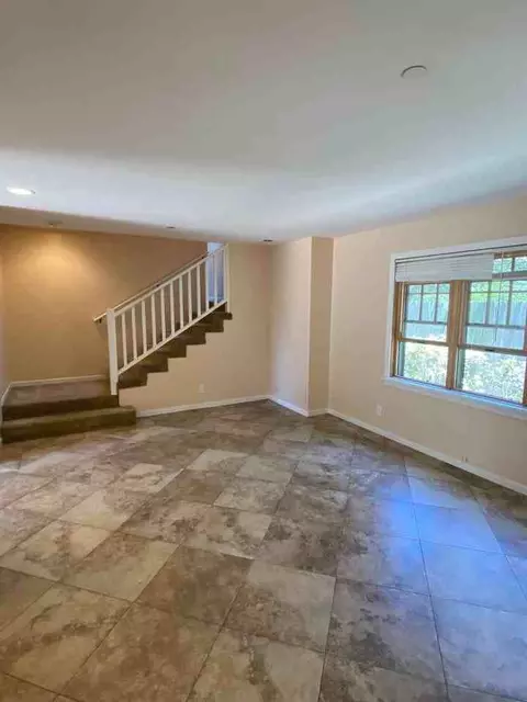 6736 Sueno Rd, Isla Vista, CA 93117