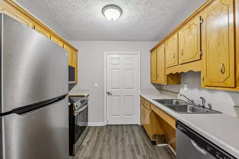 550 New South Dr, Clarksville, TN 37043