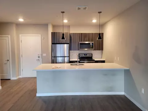 110 S Bridge St, Somerville, NJ 08876