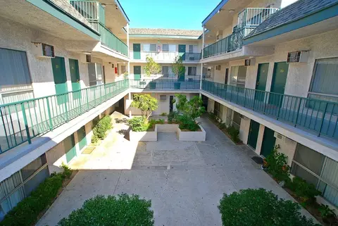 20431 Saticoy St, Los Angeles, CA 91306