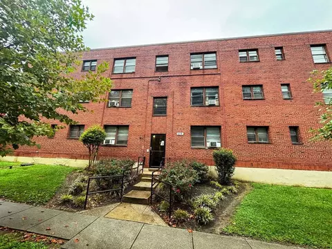 208 Kenilworth Ave NE, Washington, DC 20019