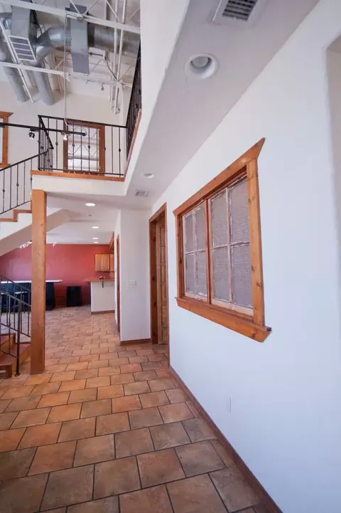 520 W Olive St, Springfield, MO 65806 photo 2