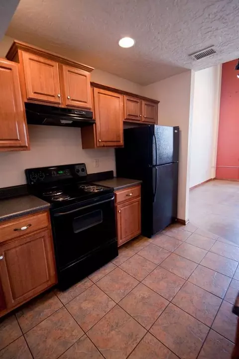 520 W Olive St, Springfield, MO 65806