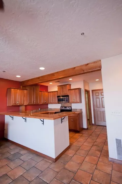 520 W Olive St, Springfield, MO 65806
