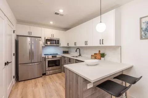 629 W Girard Ave, Philadelphia, PA 19123