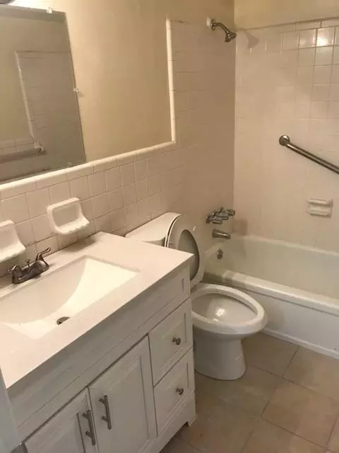 424 N Grandview Ave, Daytona Beach, FL 32118