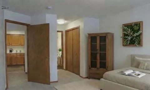 647 S Main Ave, Sioux Falls, SD 57104 photo 4