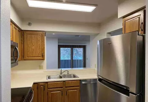 647 S Main Ave, Sioux Falls, SD 57104 photo 5