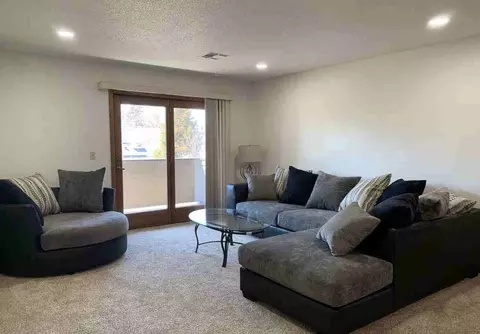 647 S Main Ave, Sioux Falls, SD 57104 photo 8
