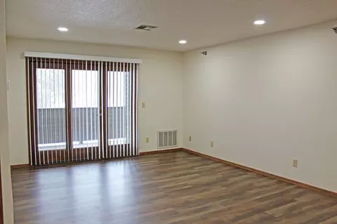 647 S Main Ave, Sioux Falls, SD 57104 photo 9