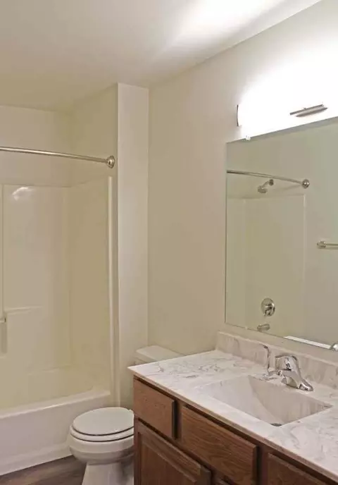 647 S Main Ave, Sioux Falls, SD 57104 photo 7