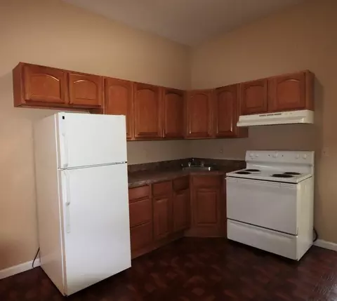 16 Elmer St, Hartford, CT 06120