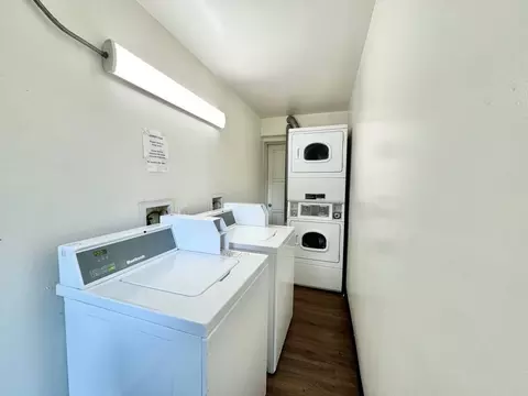 1061 E Broadway, Long Beach, CA 90802 photo 4