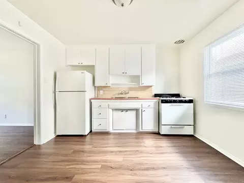 1061 E Broadway, Long Beach, CA 90802 photo 15