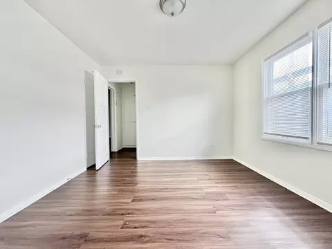 1061 E Broadway, Long Beach, CA 90802 photo 12
