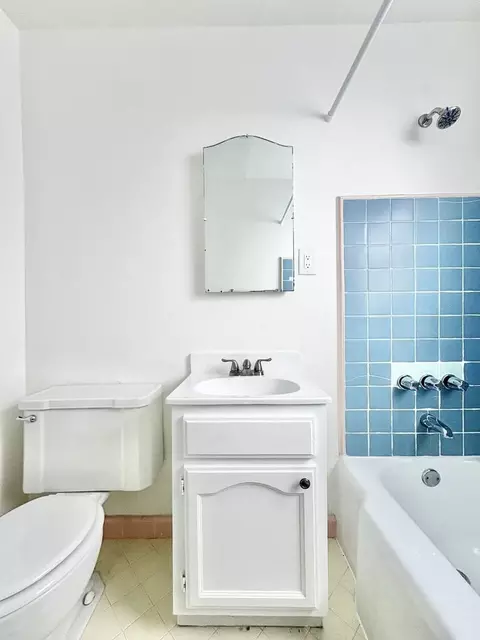 1061 E Broadway, Long Beach, CA 90802 photo 17
