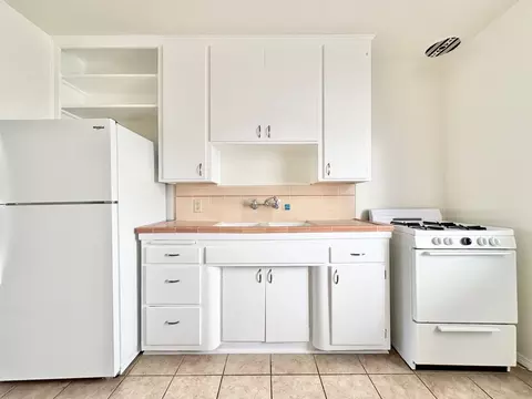 1061 E Broadway, Long Beach, CA 90802 photo 21