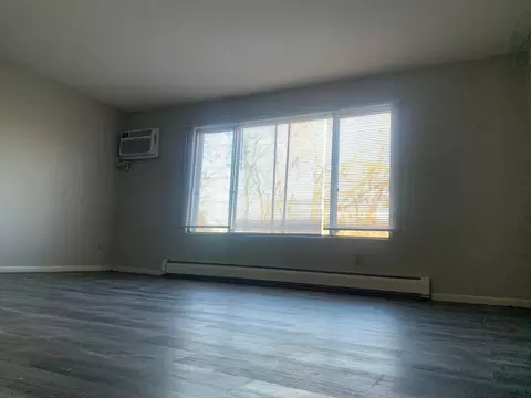 845 Dodd Rd, Saint Paul, MN 55118