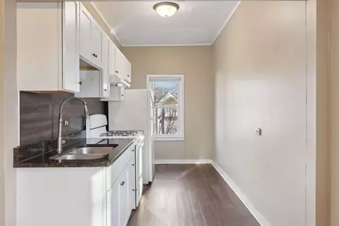 940 3rd St E, Saint Paul, MN 55106