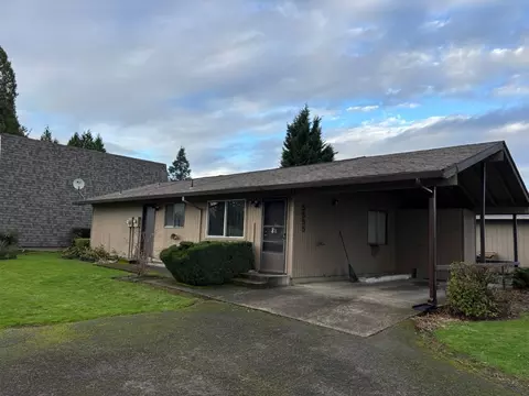 5555 SE Gill St, Jennings Lodge, OR 97267