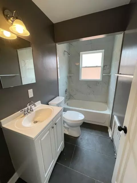 3036 Hackberry St, Cincinnati, OH 45206 photo 4
