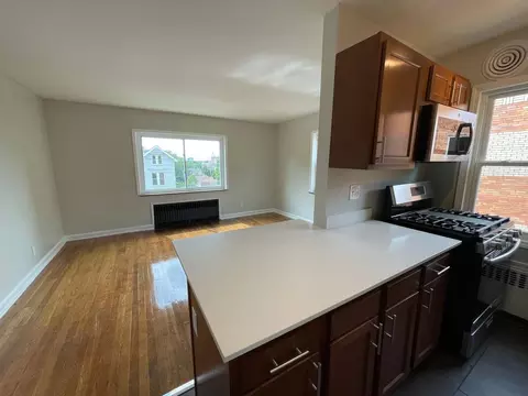 3036 Hackberry St, Cincinnati, OH 45206 photo 2