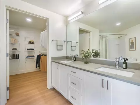 10349 NE 10th St, Bellevue, WA 98004 photo 7