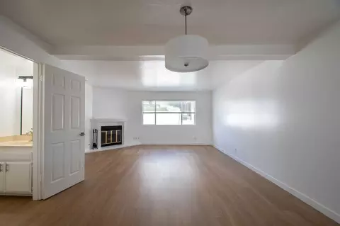 5340 Whitsett Ave, Los Angeles, CA 91607