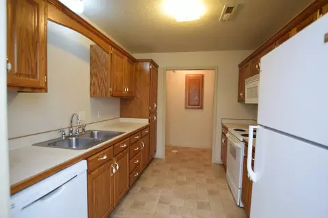 1714 Redbud Dr, Joplin, MO 64801