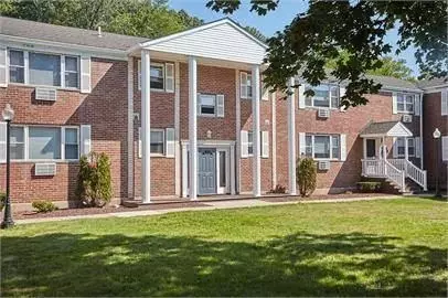 House St. & Salmon Brook Drive, Glastonbury, CT 06033