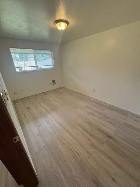 10833 10835 Se 200th St, Kent, WA 98031