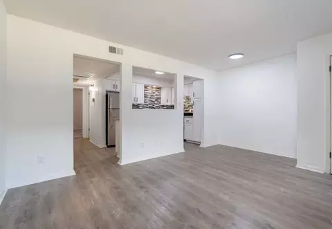 1500 W Lovers Ln, Arlington, TX 76013 photo 2