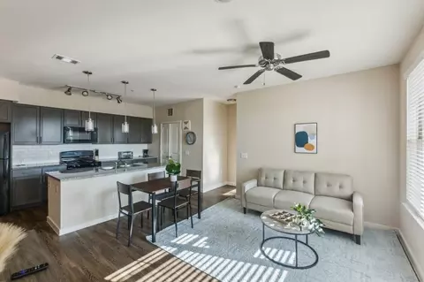 Collins Pl, Houston, TX 77002