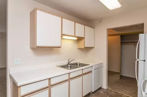 6003 S Cliff Ave, Sioux Falls, SD 57108
