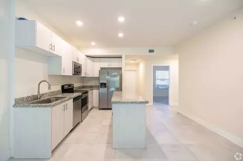 3321 SW 8th Pl, Cape Coral, FL 33914