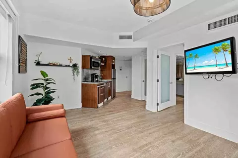 1036 Ocean Dr, Miami Beach, FL 33139
