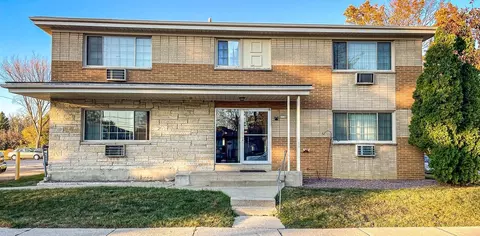 2738 E Bolivar Ave, Saint Francis, WI 53235