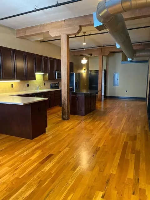 2109 Broadway Blvd, Kansas City, MO 64108