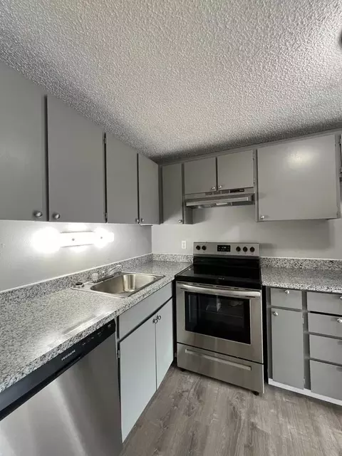 2135 SE 122nd Ave, Portland, OR 97233