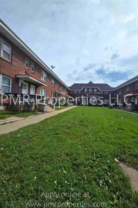 119 S 8th St, Council Bluffs, IA 51501