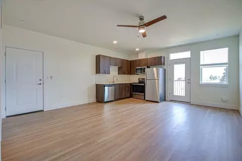 4242 E 18th St, Vancouver, WA 98661