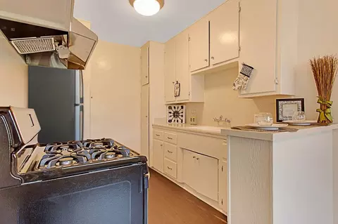 4452 Hazeltine Ave, Los Angeles, CA 91423