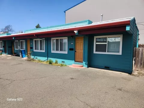 1015 S A St, Santa Rosa, CA 95404