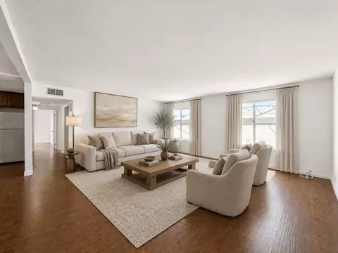 215 N Mariposa Ave, Los Angeles, CA 90004