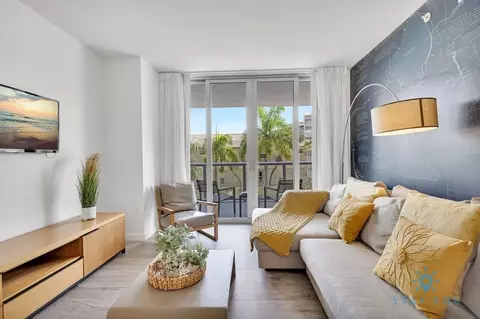 2602 E Hallandale Beach Blvd, Hallandale Beach, FL 33009