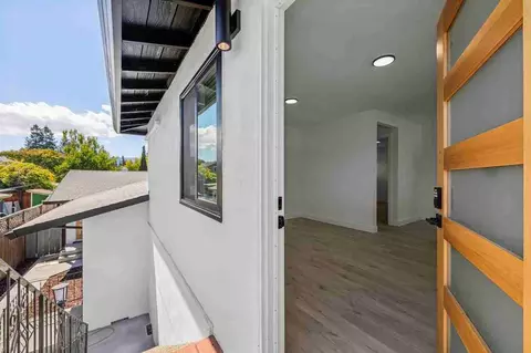 1120 Davis St, Redwood City, CA 94061