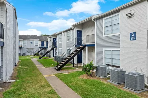10000 Club Creek Dr, Houston, TX 77036 photo 6