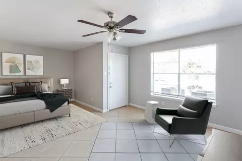 10000 Club Creek Dr, Houston, TX 77036 photo 2