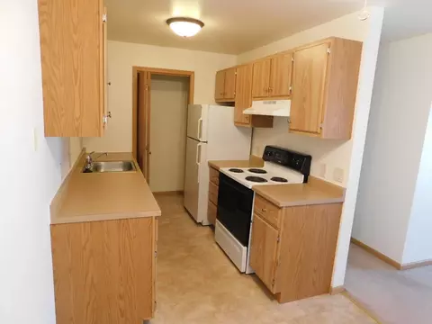 209 Roosevelt Dr, West Bend, WI 53090 photo 17