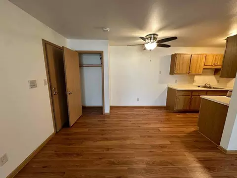 209 Roosevelt Dr, West Bend, WI 53090 photo 8